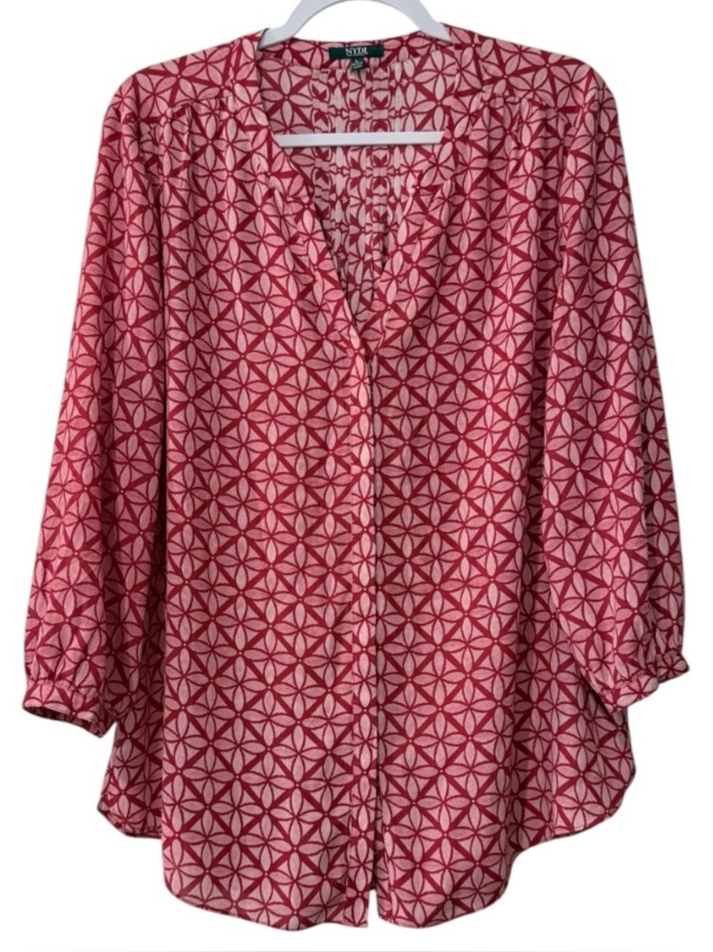 NYDJ women’s Large three quarter sleeve V-neck Bohemian mosaic red & cream top